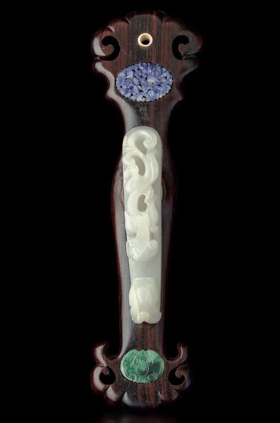 Fibbia a guisa di draghetto scolpita in giada bianca, Cina, Dinastia Qing, epoca Qianlong (1736-1796)  - Asta Fine chinese works of art - Associazione Nazionale - Case d'Asta italiane