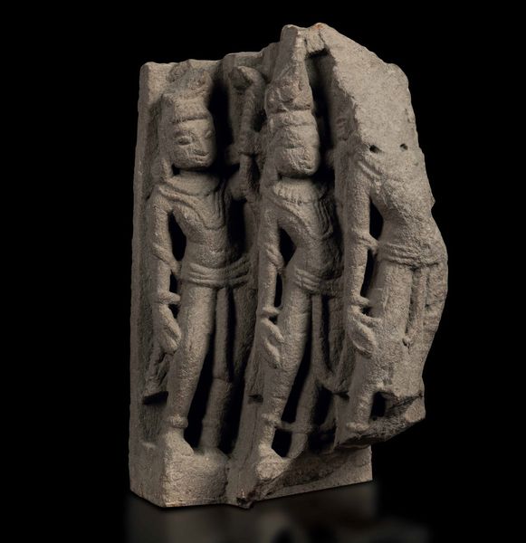 Stele in pietra raffigurante tre divinit stanti, India, Pala-period, XIII-XIV secolo  - Asta Fine chinese works of art - Associazione Nazionale - Case d'Asta italiane
