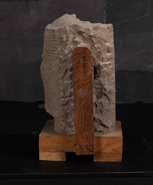 Stele in pietra raffigurante tre divinit� stanti, India, Pala-period, XIII-XIV secolo  - Asta Fine chinese works of art - Associazione Nazionale - Case d'Asta italiane