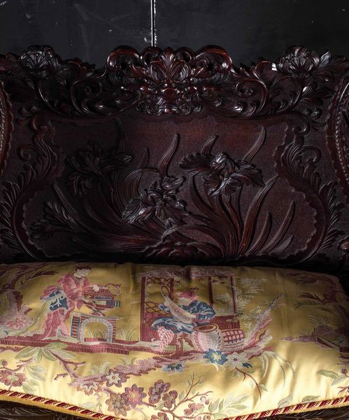 Sedia scolpita in legno con decori vegetali, Cina, Dinastia Qing, XIX secolo  - Asta Fine chinese works of art - Associazione Nazionale - Case d'Asta italiane