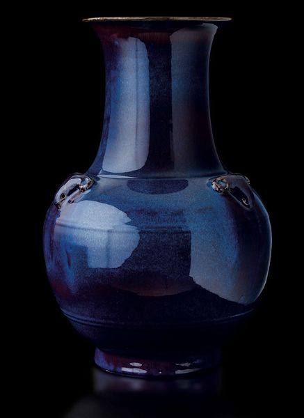 Grande e raro vaso in porcellana flamb� sui toni del viola e dell'azzurro con mascheroni, Cina, Dinastia Qing, marca e del periodo Qianlong (1736-1796)  - Asta Fine chinese works of art - Associazione Nazionale - Case d'Asta italiane