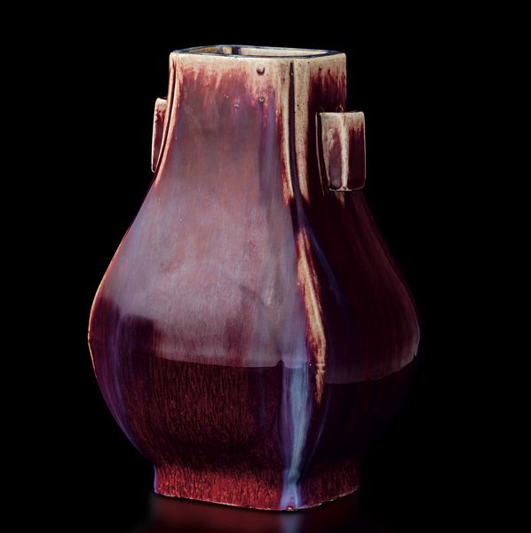 Vaso Fang Hu in porcellana flamb� sui toni del sangue di bue, del viola e dell'azzurro, Cina, Dinastia Qing, XIX secolo  - Asta Fine chinese works of art - Associazione Nazionale - Case d'Asta italiane