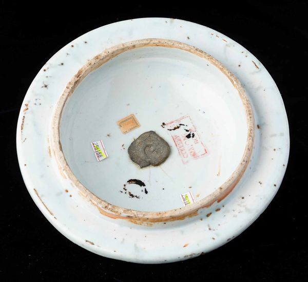 Grande potiche in porcellana bianca e blu con decori floreali e motivi naturalistici, Cina, Dinastia Qing, epoca Wanli (1573-1619)  - Asta Fine chinese works of art - Associazione Nazionale - Case d'Asta italiane