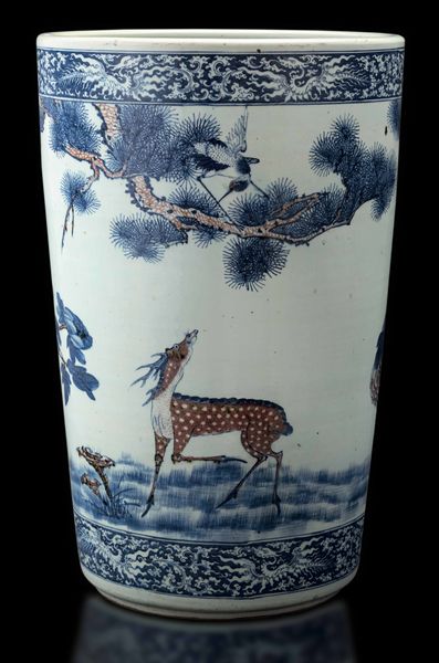 Grande e straordinaria giardiniera in porcellana a decoro blu e rosso ferro sotto smalto con raffigurazione naturalistica di uccellini tra rami in fiore, Cina, Dinastia Qing, epoca Kangxi (1662-1722)  - Asta Fine chinese works of art - Associazione Nazionale - Case d'Asta italiane