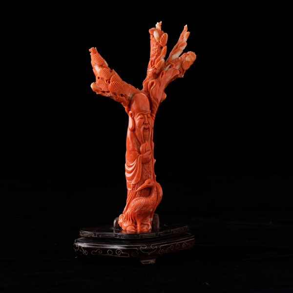 Figura di saggio finemente scolpita in corallo, Cina, inizi XX secolo  - Asta Fine chinese works of art - Associazione Nazionale - Case d'Asta italiane