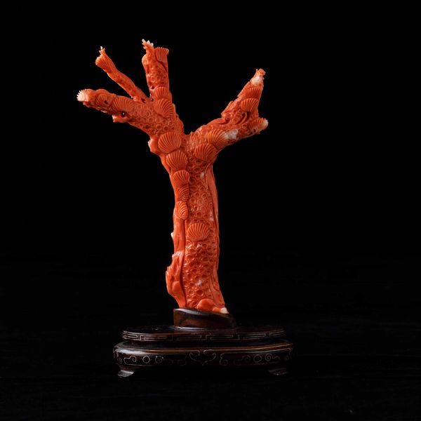 Figura di saggio finemente scolpita in corallo, Cina, inizi XX secolo  - Asta Fine chinese works of art - Associazione Nazionale - Case d'Asta italiane