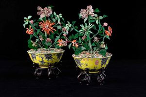 Rara coppia di ciotole in porcellana a fondo giallo con decoro naturalistico a grisaille in stile Dayazhai, Cina, Dinastia Qing, epoca Guangxu (1875-1908)  - Asta Fine chinese works of art - Associazione Nazionale - Case d'Asta italiane