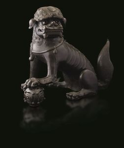 Grande incensiere a foggia di cane di Pho in bronzo, Cina, Dinastia Ming, XVII secolo  - Asta Fine chinese works of art - Associazione Nazionale - Case d'Asta italiane