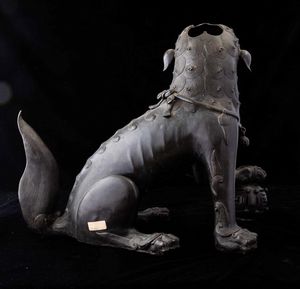Grande incensiere a foggia di cane di Pho in bronzo, Cina, Dinastia Ming, XVII secolo  - Asta Fine chinese works of art - Associazione Nazionale - Case d'Asta italiane