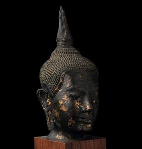 Testa di Buddha in bronzo con tracce di doratura, Thailandia, XVIII secolo  - Asta Fine chinese works of art - Associazione Nazionale - Case d'Asta italiane