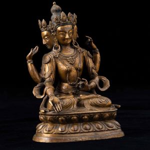 Figura di Amitaya in bronzo seduta su doppio fiore di loto, Cina, Dinastia Qing, epoca Qianlong (1736-1796)  - Asta Fine chinese works of art - Associazione Nazionale - Case d'Asta italiane