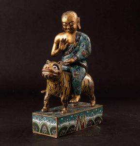 Gruppo a smalti cloisonn� raffigurante saggio su tigre, Cina, Dinastia Qing, epoca Qianlong (1736-1796)  - Asta Fine chinese works of art - Associazione Nazionale - Case d'Asta italiane