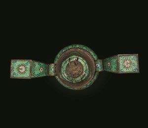 Grande incensiere tripode a smalti cloisonn� con decori a fiore di loto e coperchio con dettagli a traforo, Cina, Dinastia Qing, epoca Guangxu (1875-1908)  - Asta Fine chinese works of art - Associazione Nazionale - Case d'Asta italiane