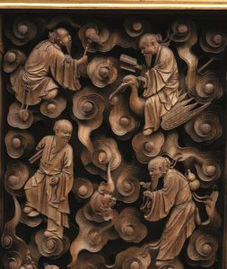 Raro e fine pannello in legno profondamente intagliato raffigurante gli otto immortali e saggi, Cina, Dinastia Qing epoca Jiaqing (1796-1820)  - Asta Fine chinese works of art - Associazione Nazionale - Case d'Asta italiane