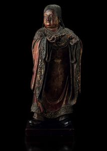 Figura di personaggio con frutti in legno laccato e parzialmente dorato, Cina, Dinastia Ming, XVII secolo  - Asta Fine chinese works of art - Associazione Nazionale - Case d'Asta italiane