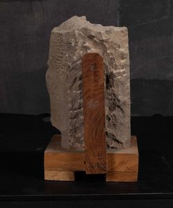 Stele in pietra raffigurante tre divinit� stanti, India, Pala-period, XIII-XIV secolo  - Asta Fine chinese works of art - Associazione Nazionale - Case d'Asta italiane