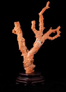 Ramo finemente scolpito in corallo raffigurante fanciulle con bambino, Cina, inizi XX secolo  - Asta Fine chinese works of art - Associazione Nazionale - Case d'Asta italiane