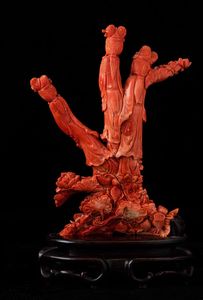 Gruppo finemente scolpito in corallo raffigurante tre fanciulle con fiori e pesci, Cina, inizi XX secolo  - Asta Fine chinese works of art - Associazione Nazionale - Case d'Asta italiane