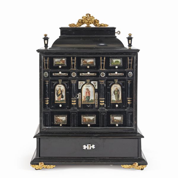 Stipo monetiere in legno ebanizzato, dorato e madreperla  - Asta Da Importanti Collezioni Romane - Associazione Nazionale - Case d'Asta italiane