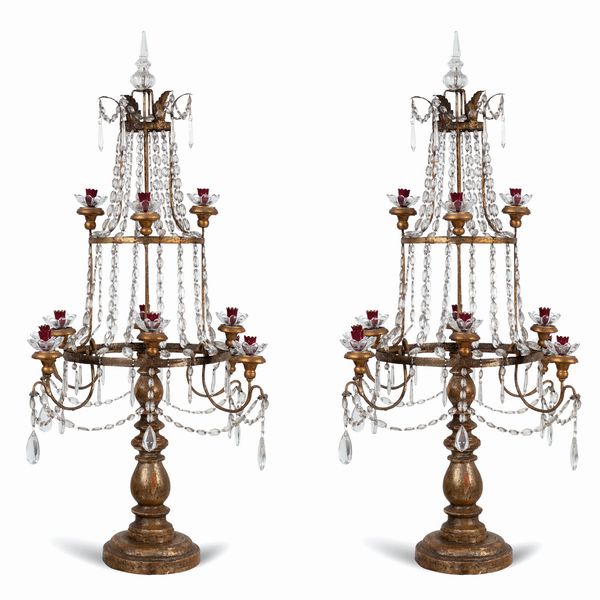 Coppia di candelabri a dodici luci in legno dorato e ferro battuto  - Asta Da Importanti Collezioni Romane - Associazione Nazionale - Case d'Asta italiane