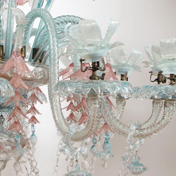 Grande lampadario a dodici luci in vetro di Murano  - Asta Da Importanti Collezioni Romane - Associazione Nazionale - Case d'Asta italiane