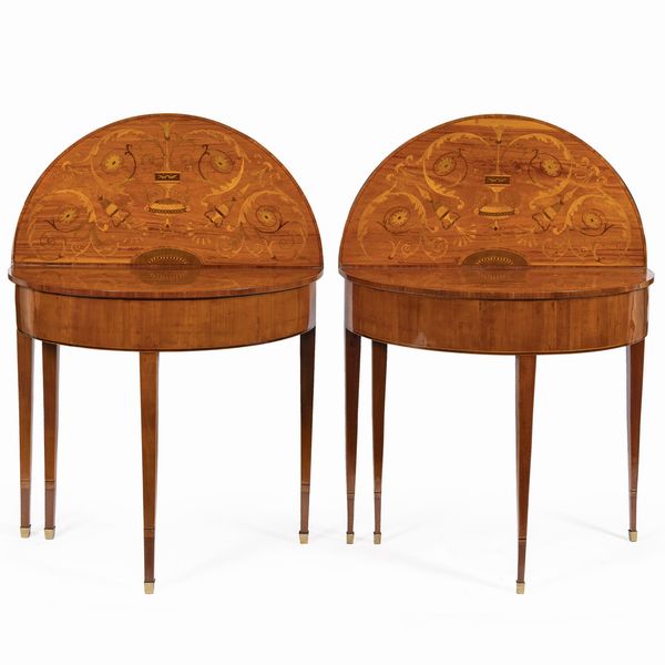 Coppia di consoles demilune  - Asta Da Importanti Collezioni Romane - Associazione Nazionale - Case d'Asta italiane