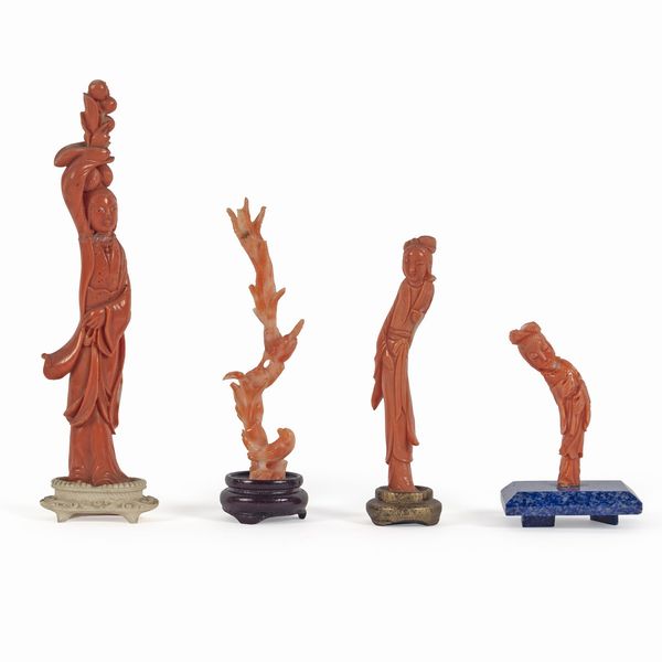 Collezione di piccole sculture in corallo (4)  - Asta Da Importanti Collezioni Romane - Associazione Nazionale - Case d'Asta italiane
