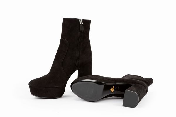 Prada : Stivaletti alla caviglia  - Asta Luxury Fashion - Associazione Nazionale - Case d'Asta italiane