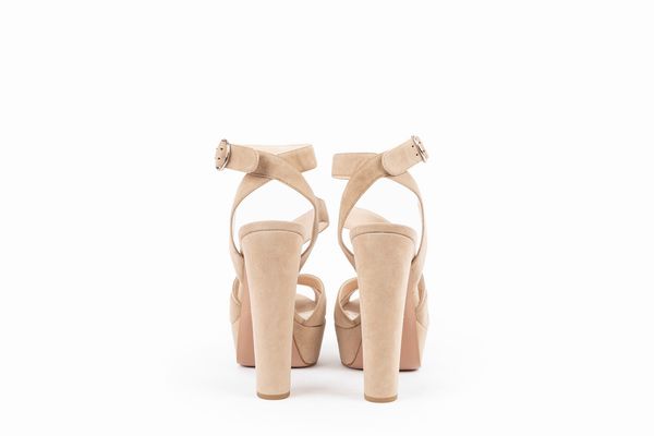 Prada : Sandalo con pleateau  - Asta Luxury Fashion - Associazione Nazionale - Case d'Asta italiane