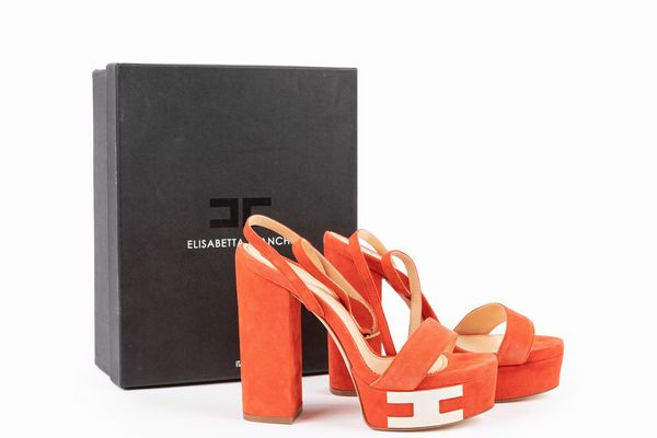 Elisabetta Franchi : Sandalo con pelateau  - Asta Luxury Fashion - Associazione Nazionale - Case d'Asta italiane