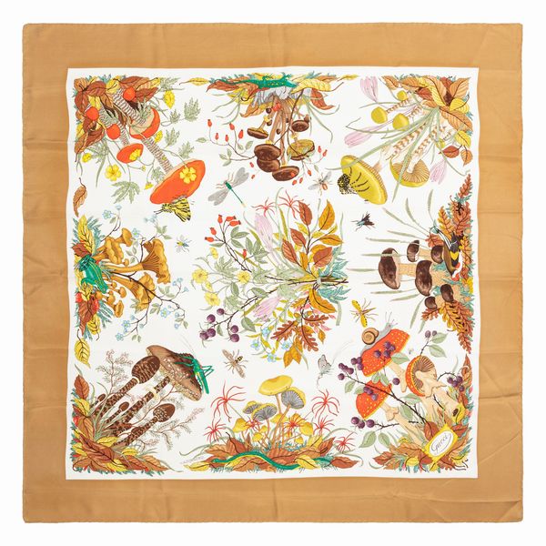 GUCCI : Foulard Flora  - Asta Luxury Fashion - Associazione Nazionale - Case d'Asta italiane
