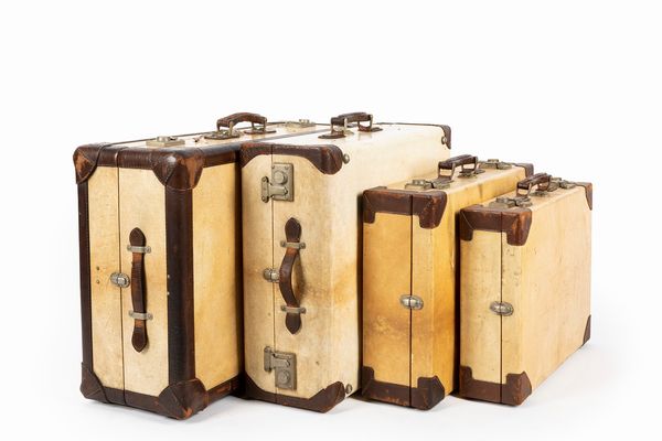 Set di quattro valigie  - Asta Luxury Fashion - Associazione Nazionale - Case d'Asta italiane