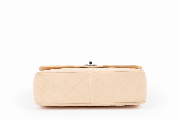 CHANEL : Borsa cm 30  - Asta Luxury Fashion - Associazione Nazionale - Case d'Asta italiane