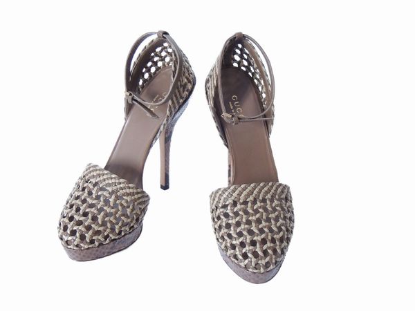 Paio di d�collet�, Gucci  - Asta Abiti e accessori vintage  - Associazione Nazionale - Case d'Asta italiane