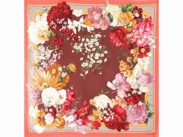 Due foulard, Valentino  - Asta Abiti e accessori vintage  - Associazione Nazionale - Case d'Asta italiane