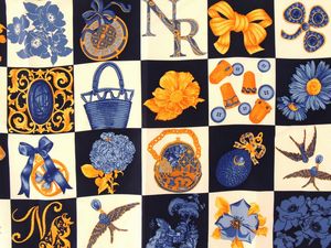 Due foulard, Ferr� e Nina Ricci  - Asta Abiti e accessori vintage  - Associazione Nazionale - Case d'Asta italiane