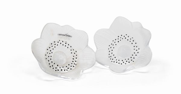 Lalique coppia di Anmone ouverte in vetro pressato incolore, satinato e smaltato  - Asta L'Arte della Tavola - Associazione Nazionale - Case d'Asta italiane