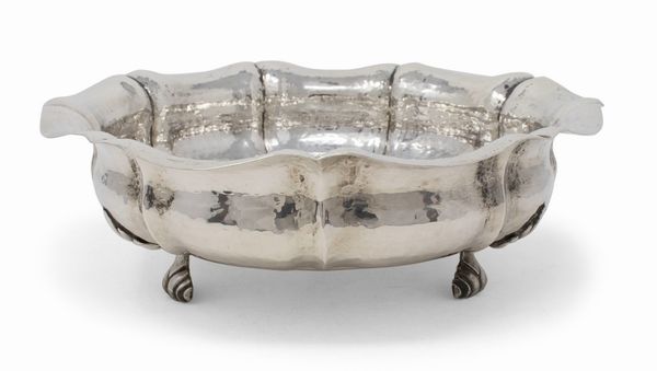 Ciotola in argento martellato  - Asta L'Arte della Tavola - Associazione Nazionale - Case d'Asta italiane