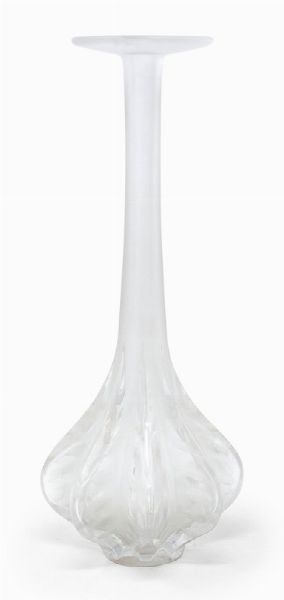 Lalique vaso monofiore in vetro pressato incolore e satinato Marie Claude  - Asta L'Arte della Tavola - Associazione Nazionale - Case d'Asta italiane