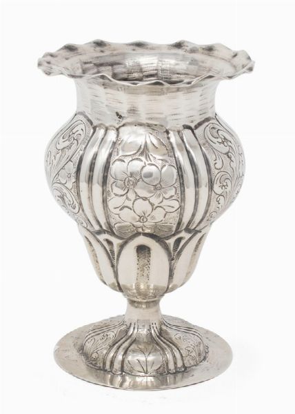 Vaso in argento  - Asta L'Arte della Tavola - Associazione Nazionale - Case d'Asta italiane