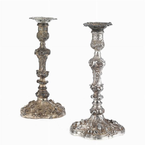 COPPIA DI CANDELIERI, LONDRA, 1821, ARGENTIERI JOSEPH CRADDOCK & WILLIAM KER REID  - Asta Argenti italiani ed europei - Associazione Nazionale - Case d'Asta italiane