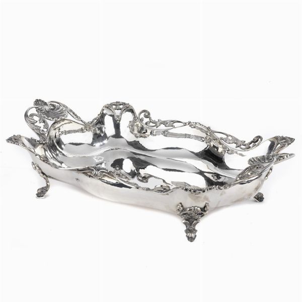 VASCA CENTROTAVOLA, SECOLO XX  - Asta Argenti italiani ed europei - Associazione Nazionale - Case d'Asta italiane