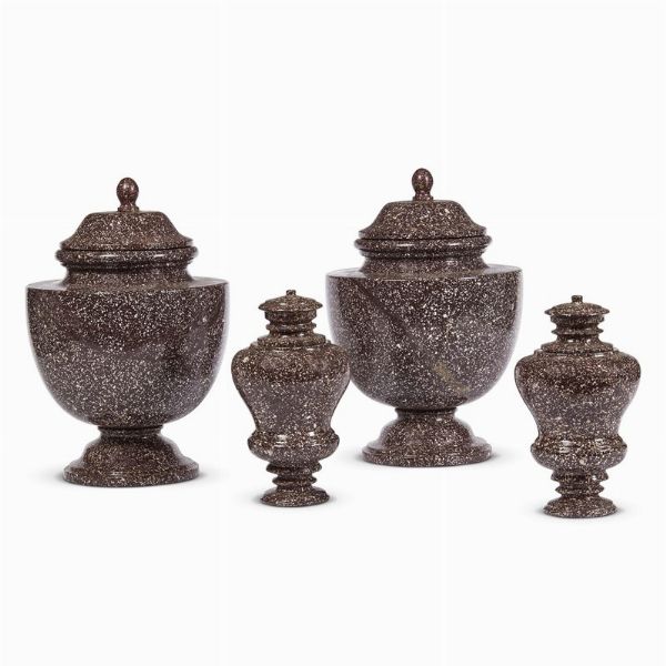 DUE COPPIE DI VASI AD URNA CON COPERCHIO, ROMA, SECOLO XX  - Asta International fine art e objets de vertu russi da un'importante collezione - Associazione Nazionale - Case d'Asta italiane