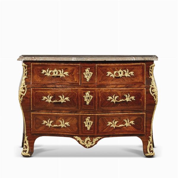 COMMODE EN TOMBEAU, FRANCIA, METÀ SECOLO XVIII  - Asta International fine art e objets de vertu russi da un'importante collezione - Associazione Nazionale - Case d'Asta italiane