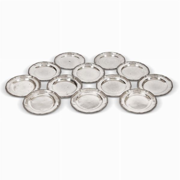 DODICI PIATTI, ARGENTIERE JOHN HARVEY I, LONDRA, 1766  - Asta International fine art e objets de vertu russi da un'importante collezione - Associazione Nazionale - Case d'Asta italiane