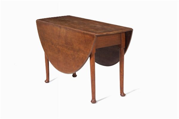 Tavolo a bandelle Toscana, XIX secolo in noce  - Asta Antiquariato Ottobre  - Associazione Nazionale - Case d'Asta italiane