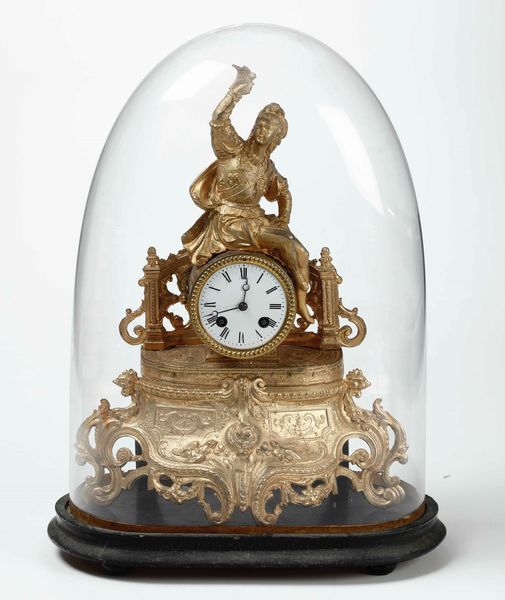 Pendola da tavolo in metallo dorato, sotto campana di vetro  - Asta Antiquariato Ottobre  - Associazione Nazionale - Case d'Asta italiane