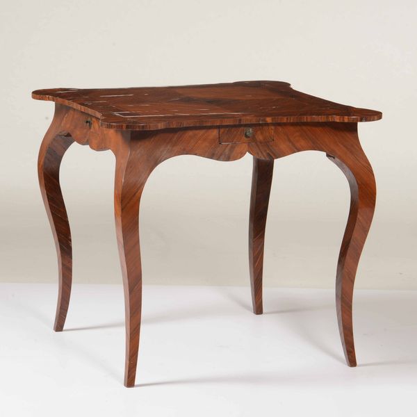 Tavolo da gioco Luigi XV lastronato, Genova, XVIII secolo  - Asta Antiquariato Ottobre  - Associazione Nazionale - Case d'Asta italiane