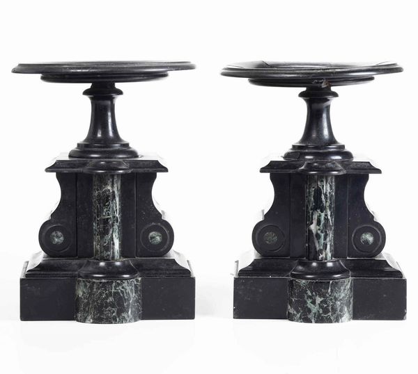Coppia di alzate in marmo nero del Belgio e verde antico, XIX-XX secolo  - Asta Antiquariato Ottobre  - Associazione Nazionale - Case d'Asta italiane