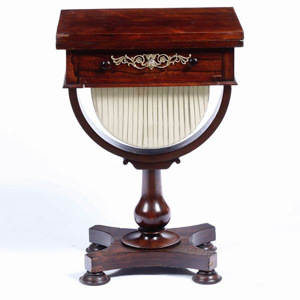 Tavolino da lavoro. XIX secolo  - Asta Antiquariato Ottobre  - Associazione Nazionale - Case d'Asta italiane